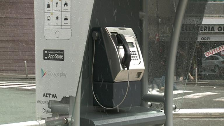 Andorra Telecom estrena cabines telefòniques. De moment, en el ma