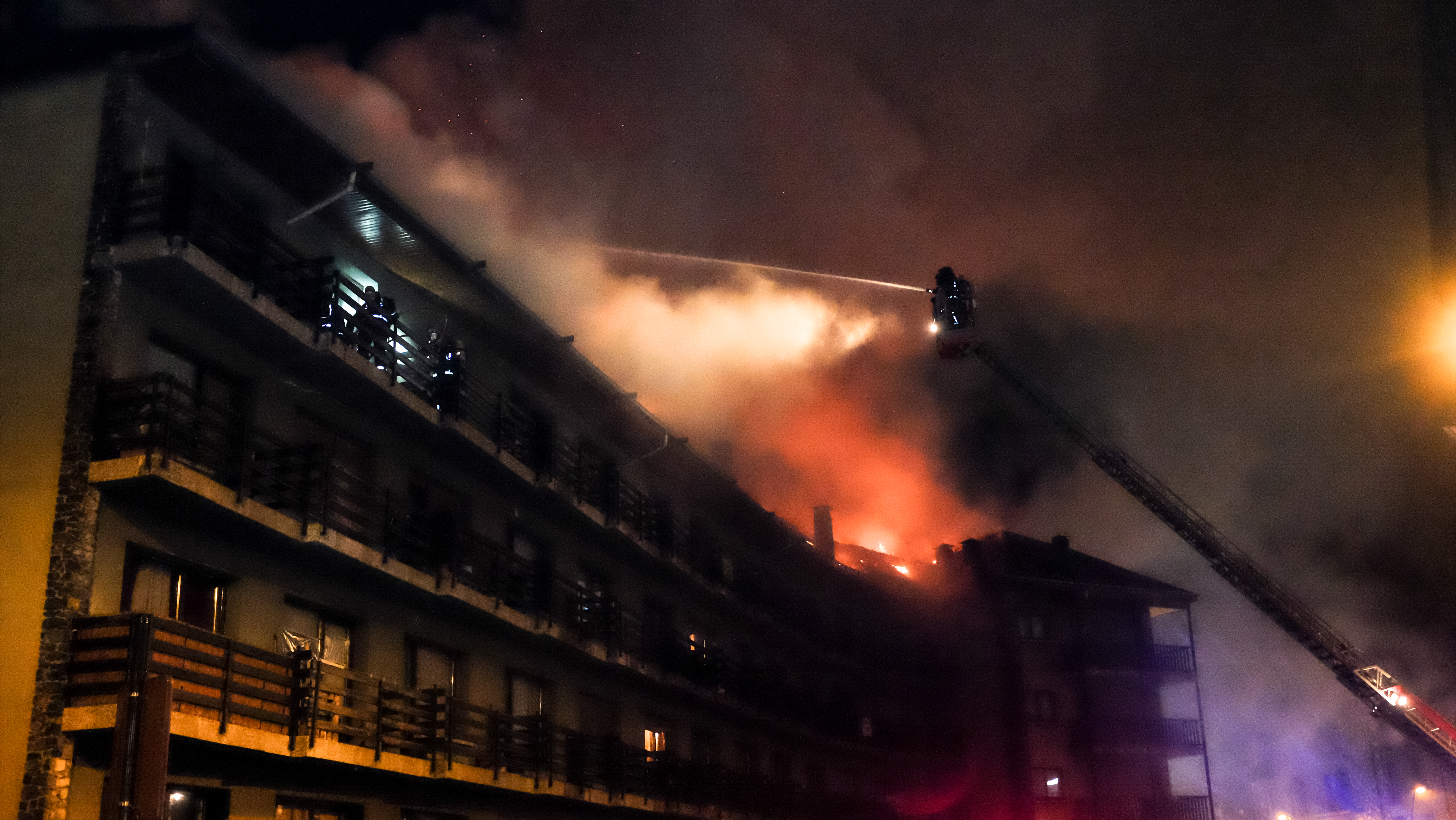 Incendi a l'edifici Tiffany's a la Massana - Alfons Teruel