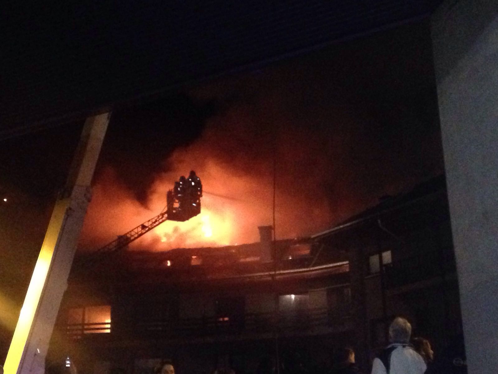Incendi a l'edifici Tiffany's a la Massana - Laia Pascuet