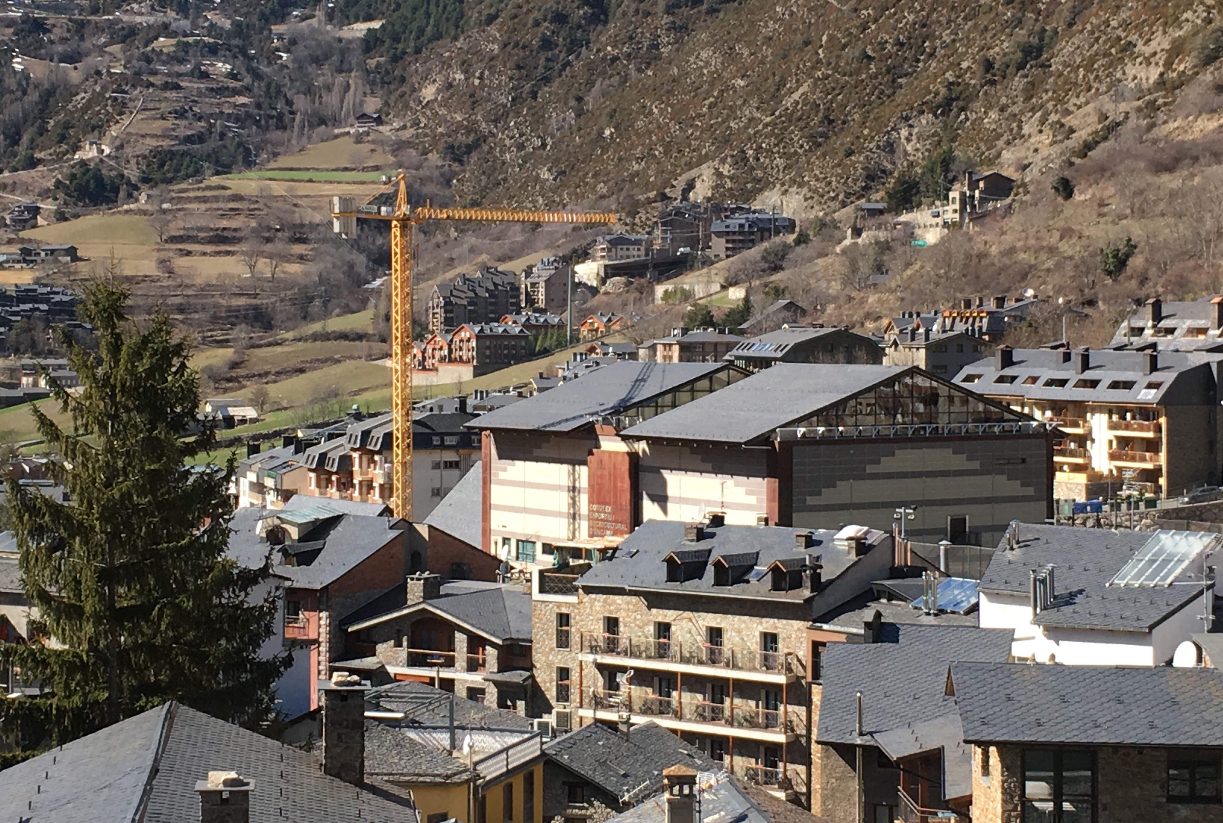 La grua d’obres del passeig de l’Alguer d'Encamp es retira dilluns