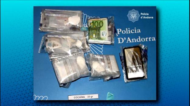 La policia desarticula un punt de venda i distribució de cocaïna