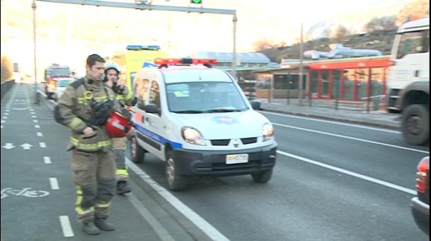 Aquest migdia ha resultat ferida una dona que conduïa un cotxe am