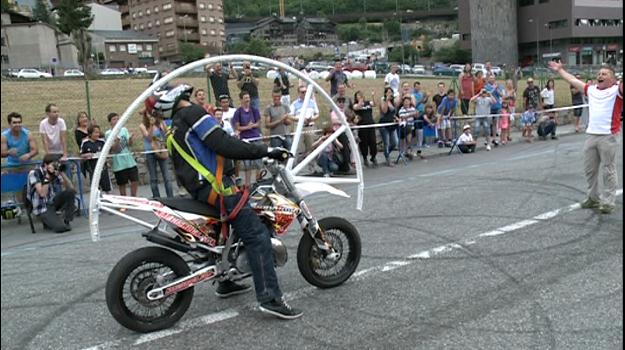 Tarda d'acrobàcies automobilístiques a Encamp