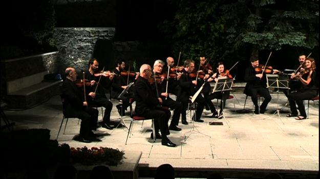 L'ONCA llueix al concert als jardins de Casa de la Vall