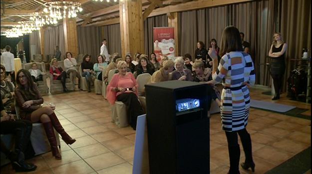 El sopar del Dia de la dona a Canillo recapta 500 euros en benefici de l'associació Alba