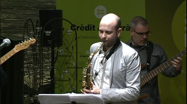 El saxofonista Ernie Orts fa sonar la primera nota de l'Andorra Sax Fest