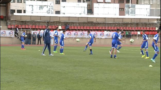 La selecció de futbol sub-16 ha tancat avui la participació al to