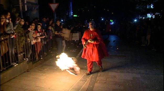 Els fallaires omplen de màgia els carrers de la capital