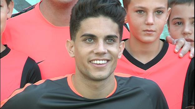 Bartra visita el Campus Nike