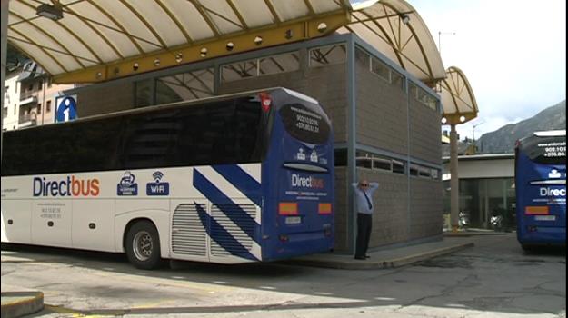 L'estació d'autobusos, encara en l'aire