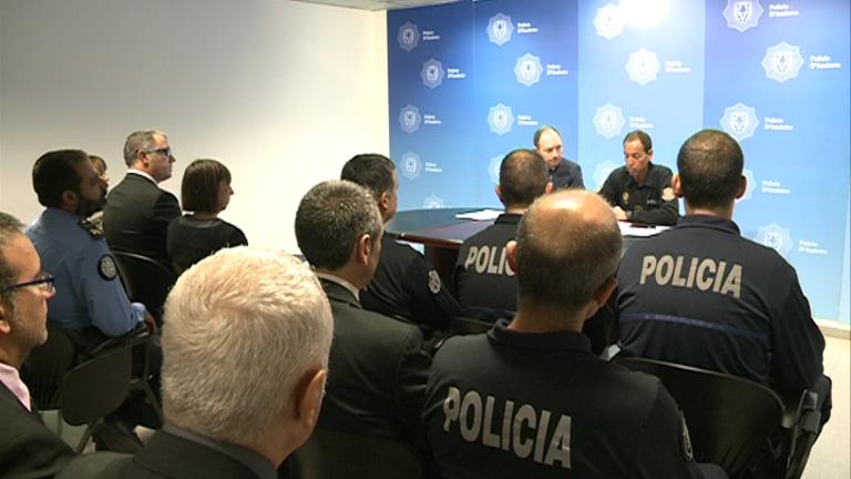 Els nous oficials de policia comencen la formació després de set anys sense promoció interna