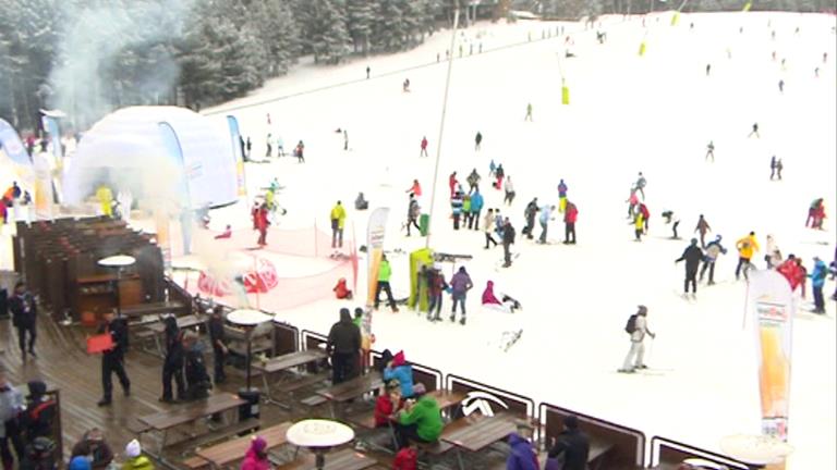 Vallnord celebra la Saturday White Fever amb una calçotada