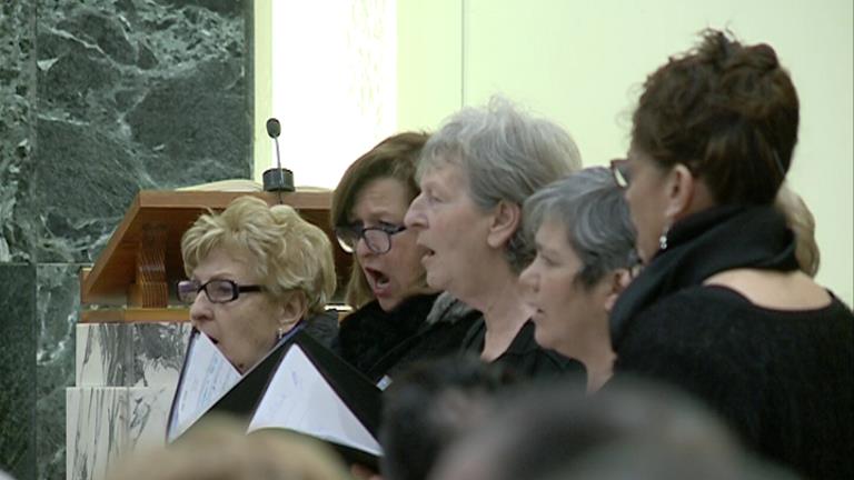 Sant Julià celebra la missa solemne de Pasqua amb un cor de Puigcerdà