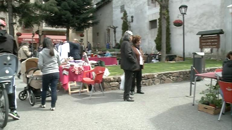 Encamp acull un mercat amb productes de la parròquia i diverses activitats