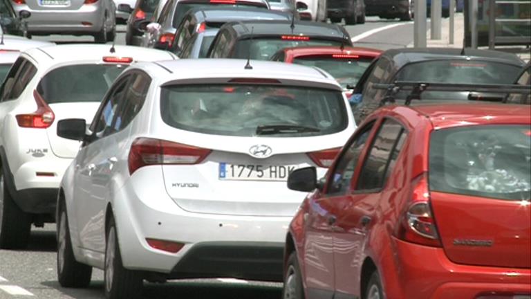 L'entrada de vehicles a l'abril baixa un 5% per l'avanç de la Setmana Santa