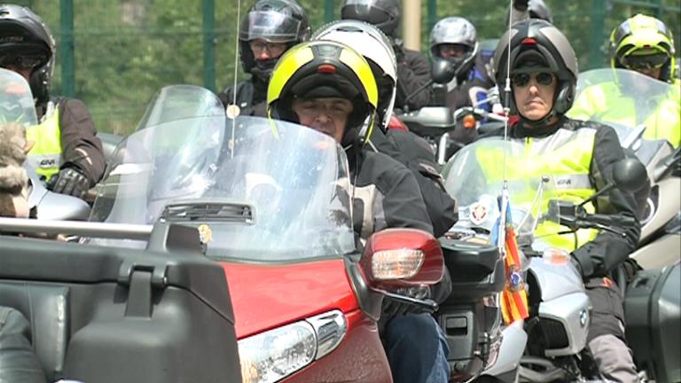 Més de 300 motoristes s'han donat cita aquest matí pels carrers d