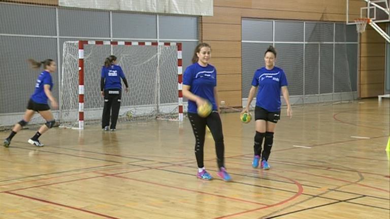 La selecció espanyola femenina d'handbol marxa d'Andorra amb l'esperança de repetir medalla olímpica