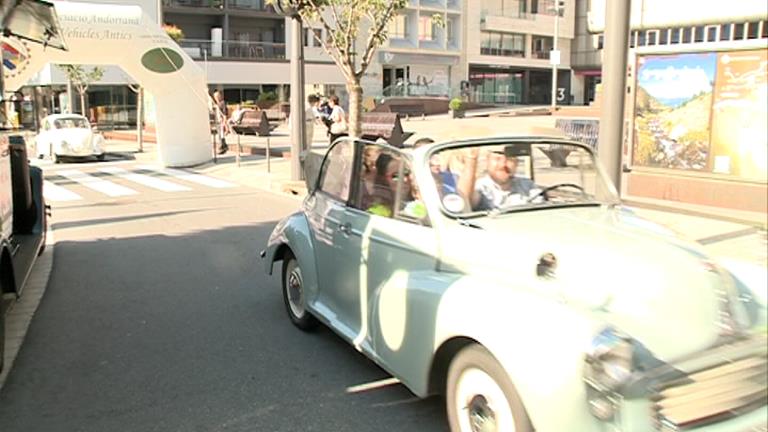 Sant Julià de Lòria acull una vintena de vehicles clàssics