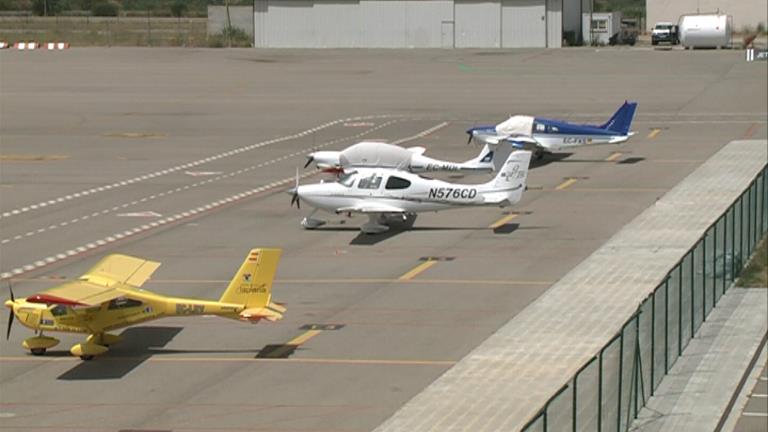 El Govern planteja que aquest hivern ja operin vols comercials a l'aeroport d'Andorra-la Seu