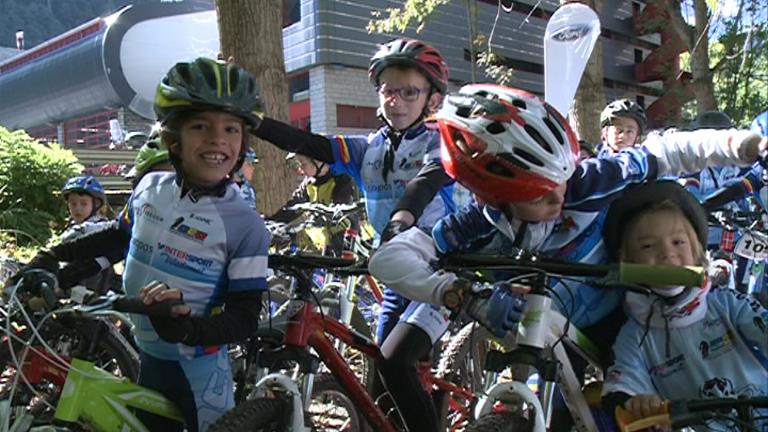 L'ACA tanca temporada de l'escola de ciclisme amb una setantena d'infants