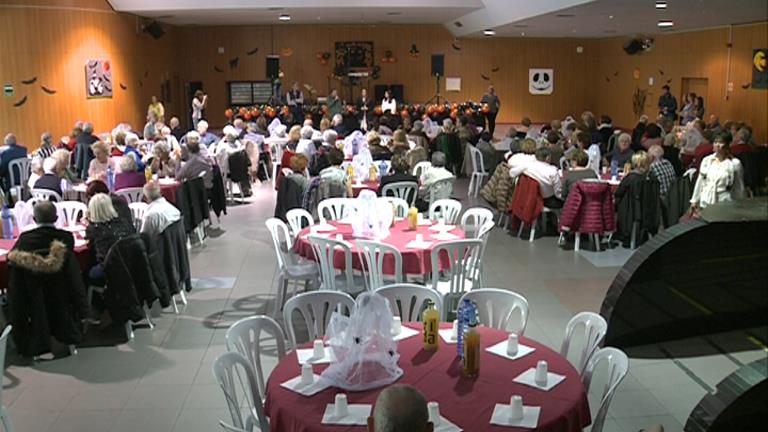 Els padrins no fallen a la celebració de la castanyada