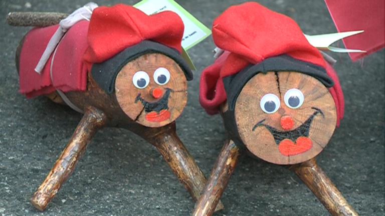 El primer Mercat de Nadal d'Encamp aplega una trentena de parades