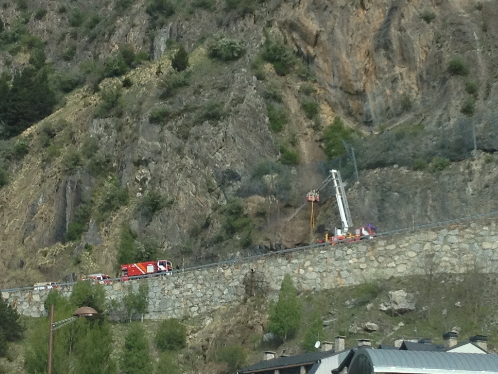 Una esllavissada talla el Coll d'Ordino