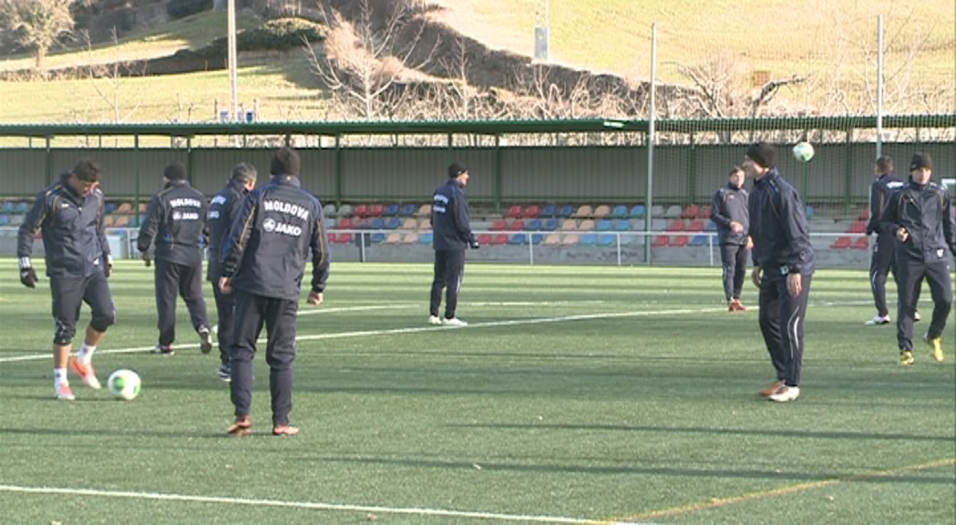 Preocupació per la gespa de l'estadi Comunal en l'amistós Andorra-Moldàvia