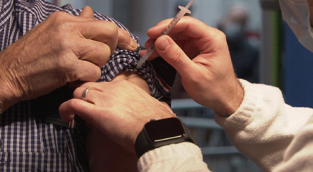 13 dels 16 pacients que van morir a l'UCI per la Covid-19 no havien rebut cap dosi de la vacuna