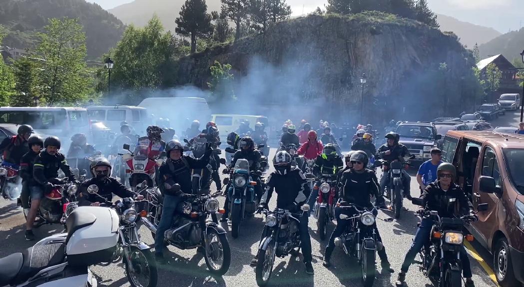 La 13a concentració de moto clàssica aplega més d'un centenar de participants