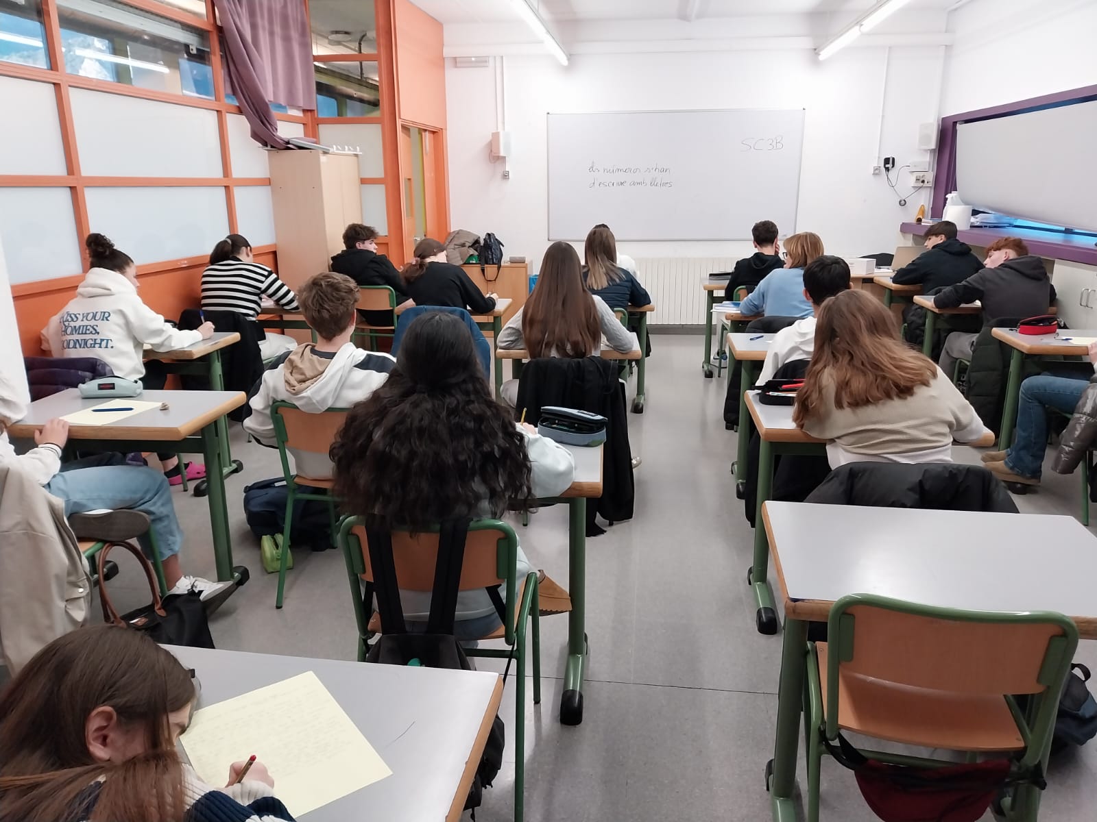 Més de 1.600 alumnes participen en la primera fase del 18è Dictat nacional