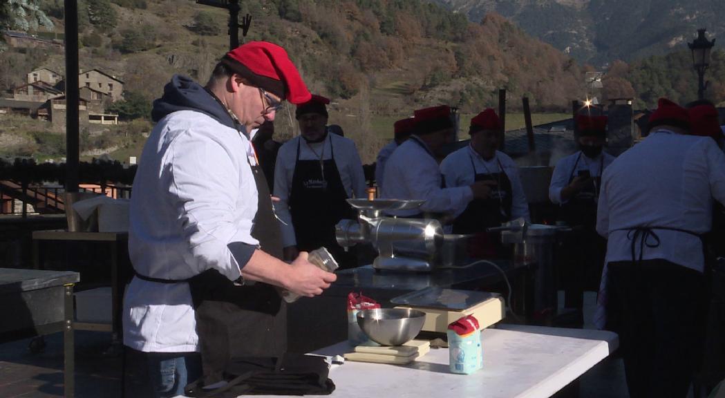 Fins a 300 racions servides al dinar popular de Lo mandongo a la Massana