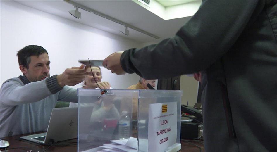 Més d'un centenar de persones més voten en el s