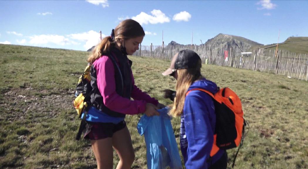 60 joves recullen 150 quilos de brossa de les pistes de Soldeu-el Tarter