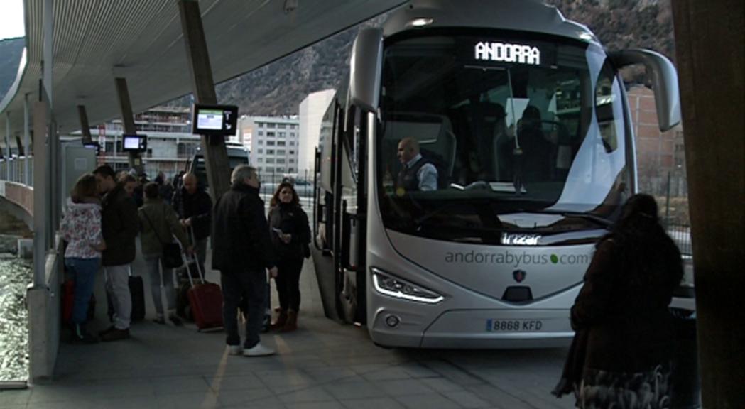 El 85% dels usuaris dels autobusos de transport internacional són turistes