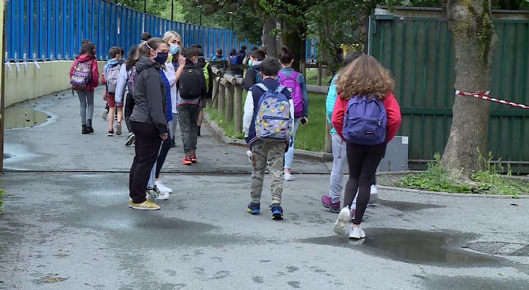 90 alumnes de secundària i 90 treballadors dels centres educatius se sotmeten des de dilluns a les proves TMA de detecció de la Covid-19