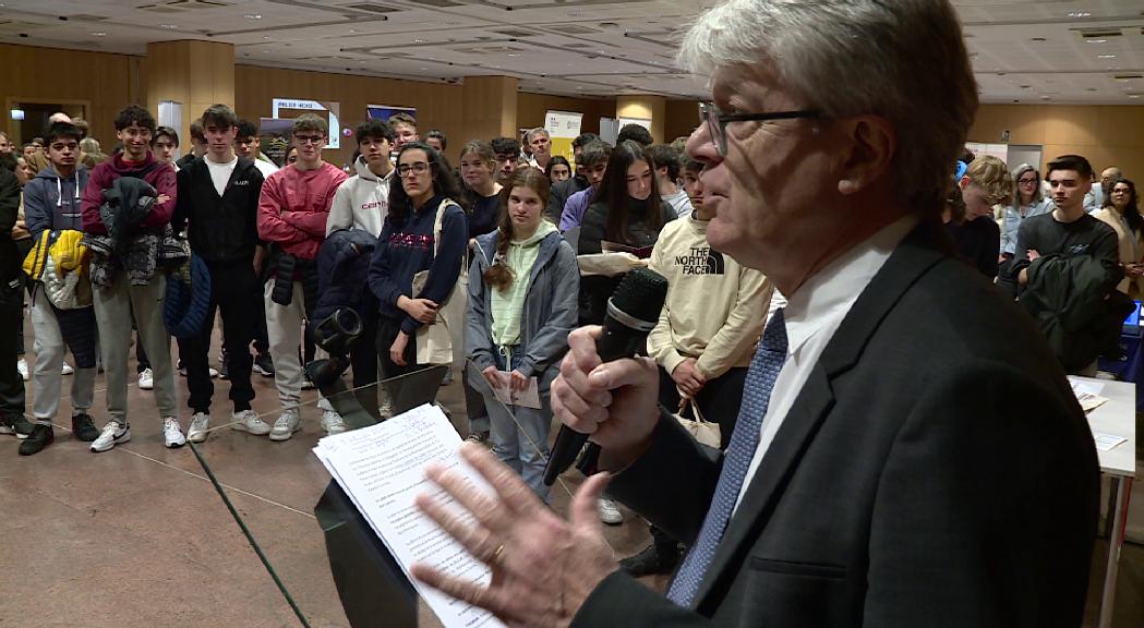  Ajudes de 1.000€ per equilibrar i potenciar el flux d'estudiants cap a França