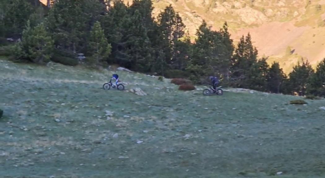 Albirades dues motos en una zona d'accés prohibit a la vall del Madriu