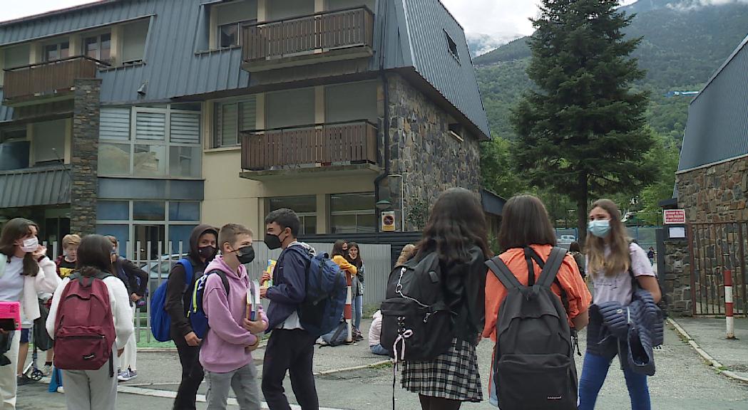 Els alumnes del lycée tornen a les aules conscients de la necessitat de mantenir les mesures per la Covid-19