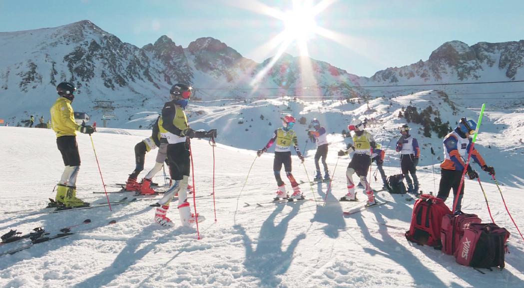 Els alumnes tecnificats d'esquí estudi de batxillerat esportiu ja entrenen a Grau Roig