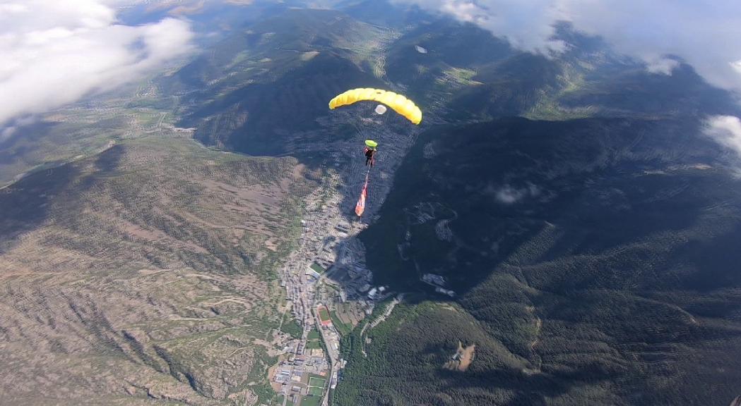 Andorra, des de l'aire a 250 quilòmetres per hora