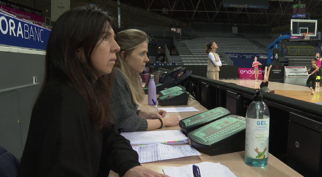 L'Anna i la Fiona Pallarés, dues jutges internacionals de gimnàstica rítmica