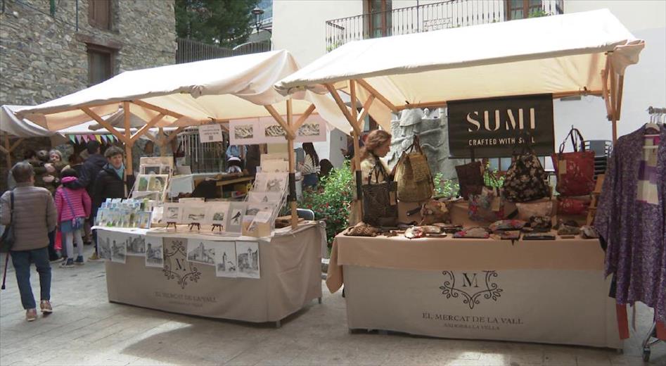 Torna el Mercat de la Vall al centre històric d'Andorra la Vella,