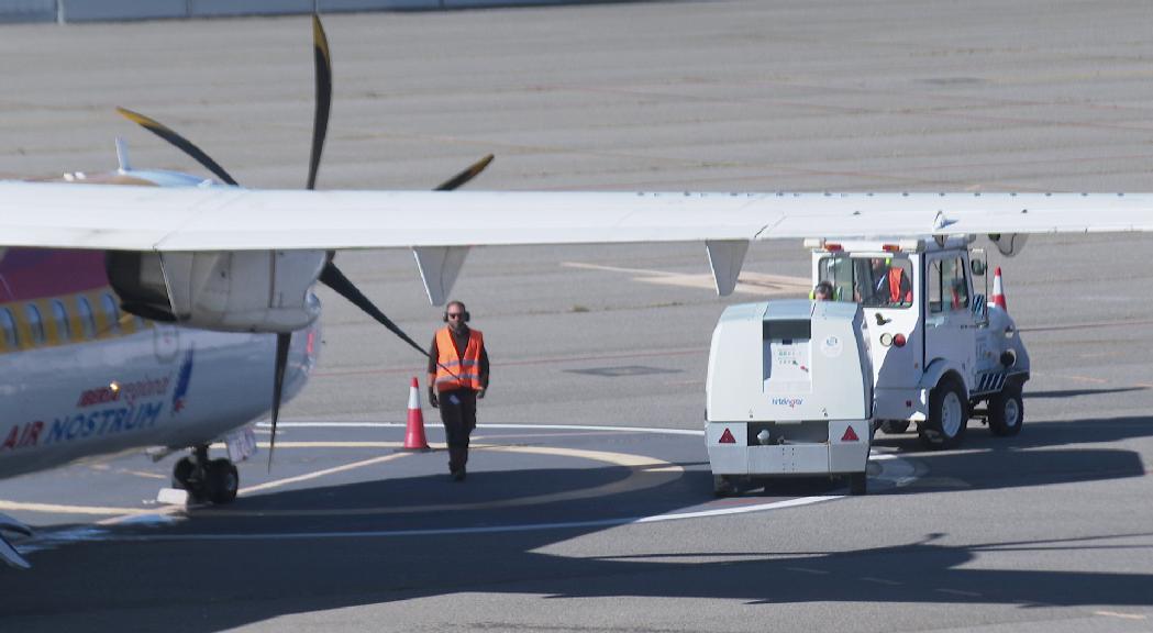 L'associació d'allotjaments turístics demana noves rutes per potenciar l'aeroport 