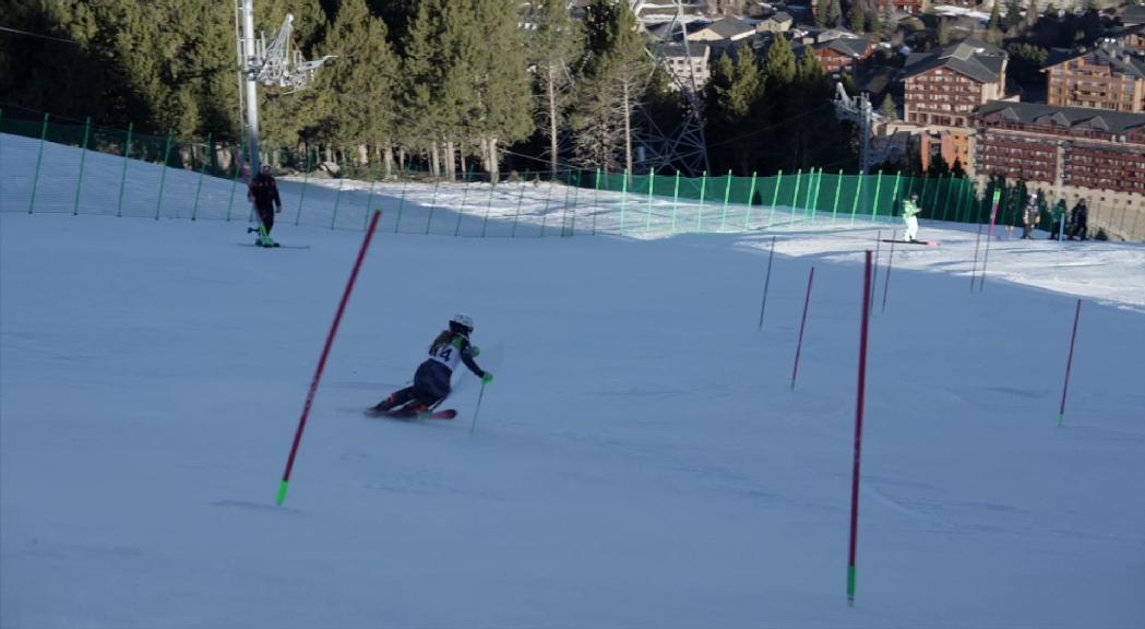 Axel Esteve i Carla Mijares guanyen el primer eslàlom FIS de Grandvalira