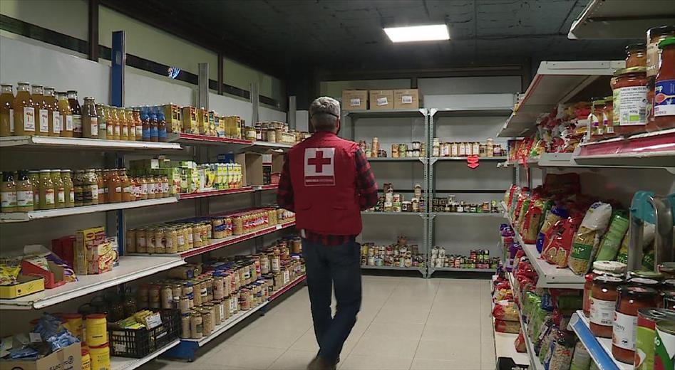 La botiga solidària de la Creu Roja ha vist minvar a la me