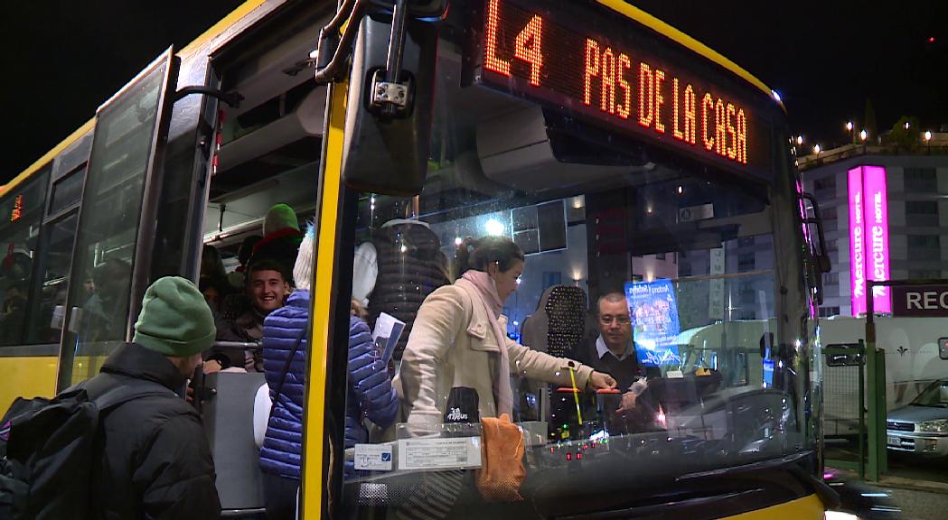 Bona acceptació del bus nocturn al Pas de la Casa 