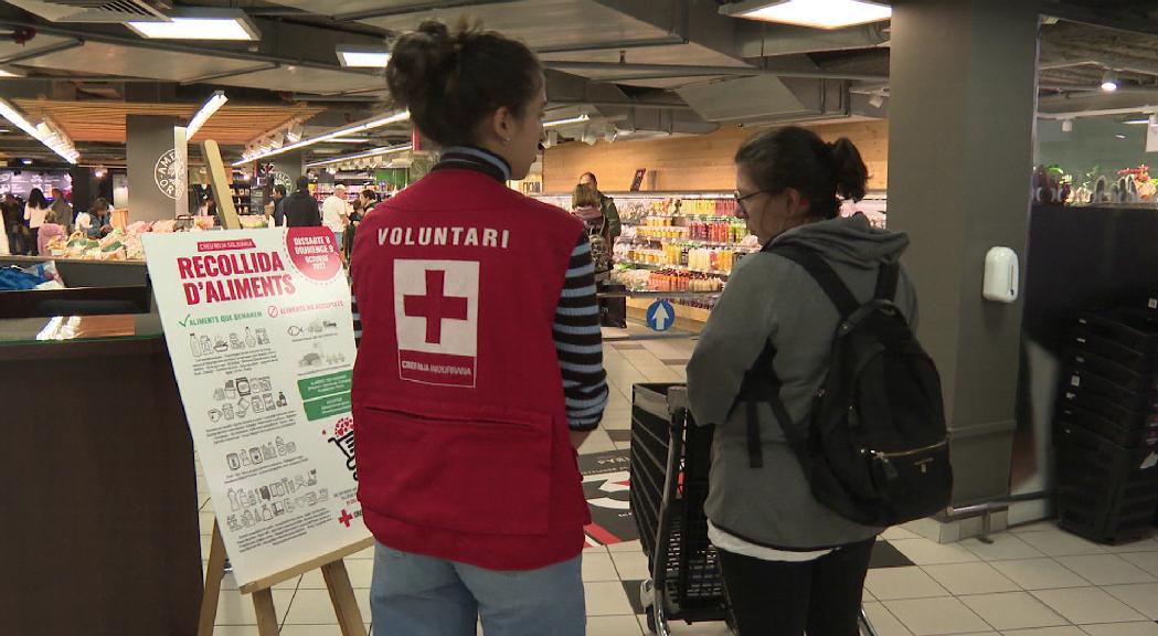 La botiga de la Creu Roja impulsa una recollida d'aliments al llarg d'aquest cap de setmana