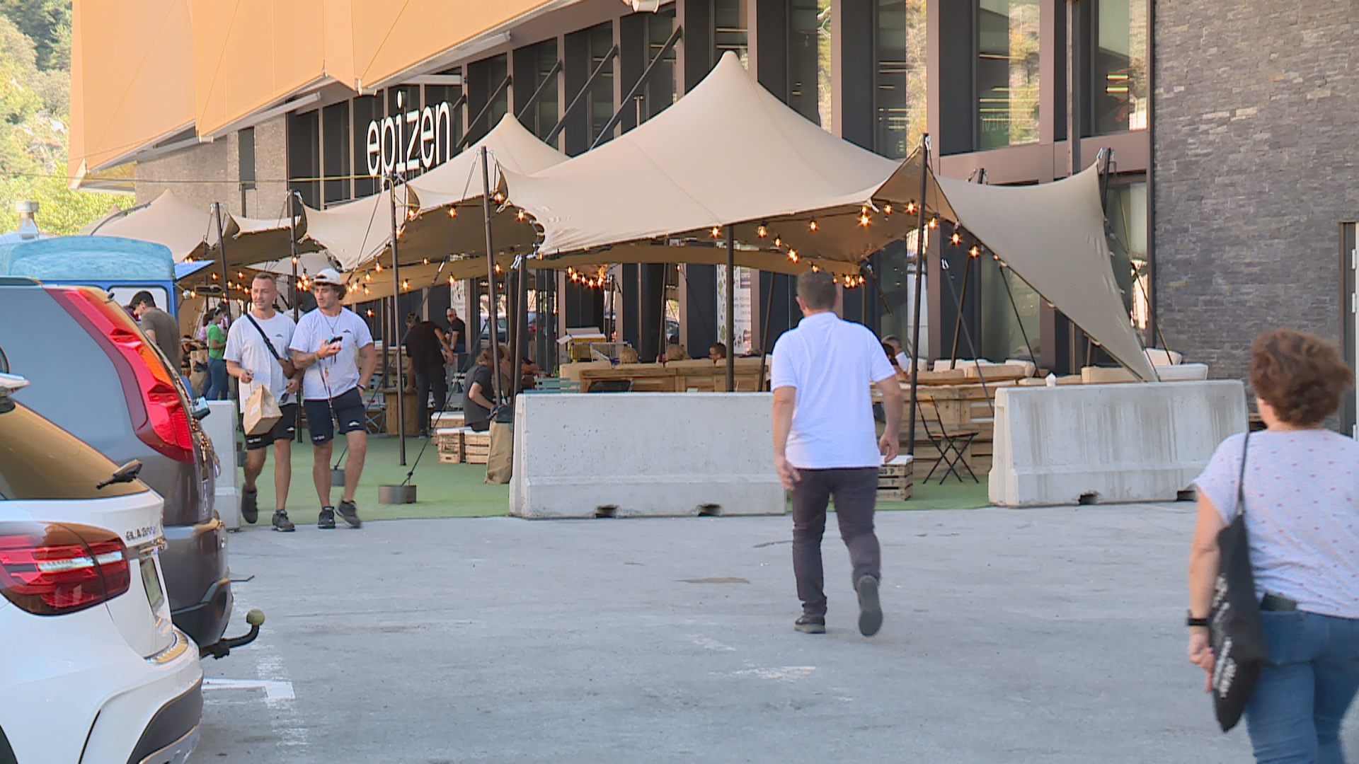 Un de cada tres clients del centre comercial Epizen és local