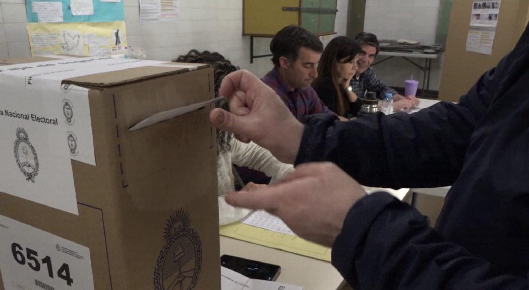 El candidat peronista dona la sorpresa a les presidencials argentines